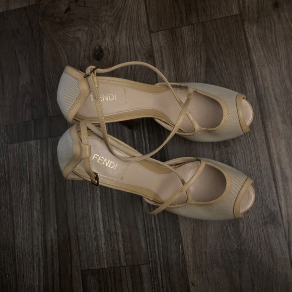 Authentic Fendi monogram heels size 39.5 - Picture 2 of 6